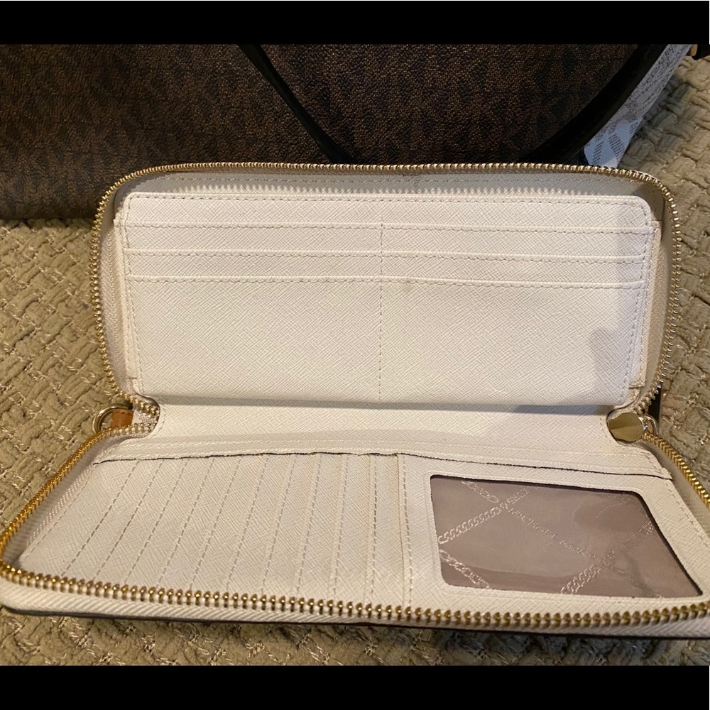 Michael Kors multi print bag & matching wallet - Picture 4 of 4